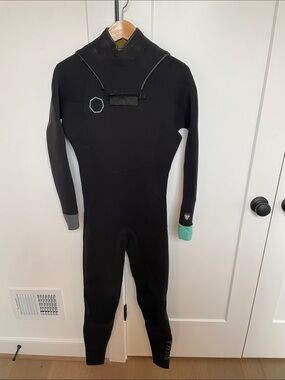 VISSLA Rash wetsuits Black Wetsuit Sleeve with Mint Accent